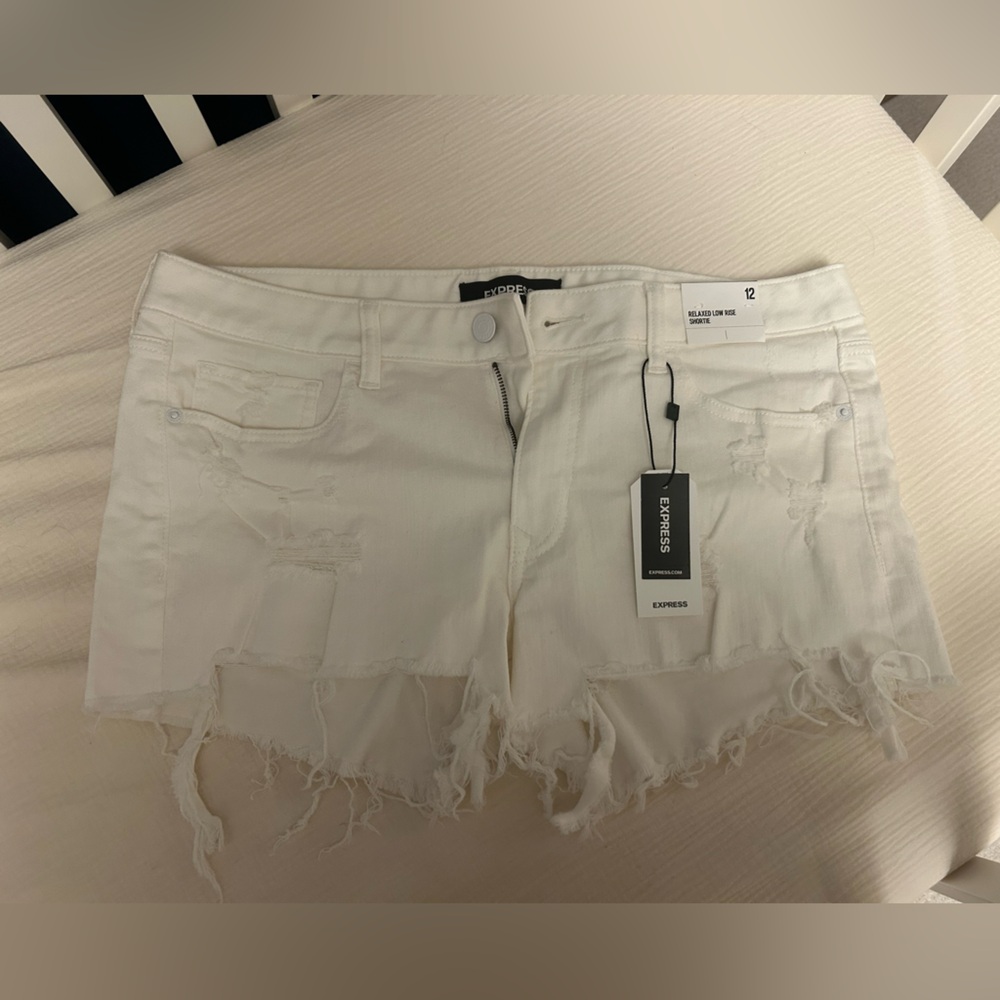 Express Women's Cream Distressed Jean Shorts